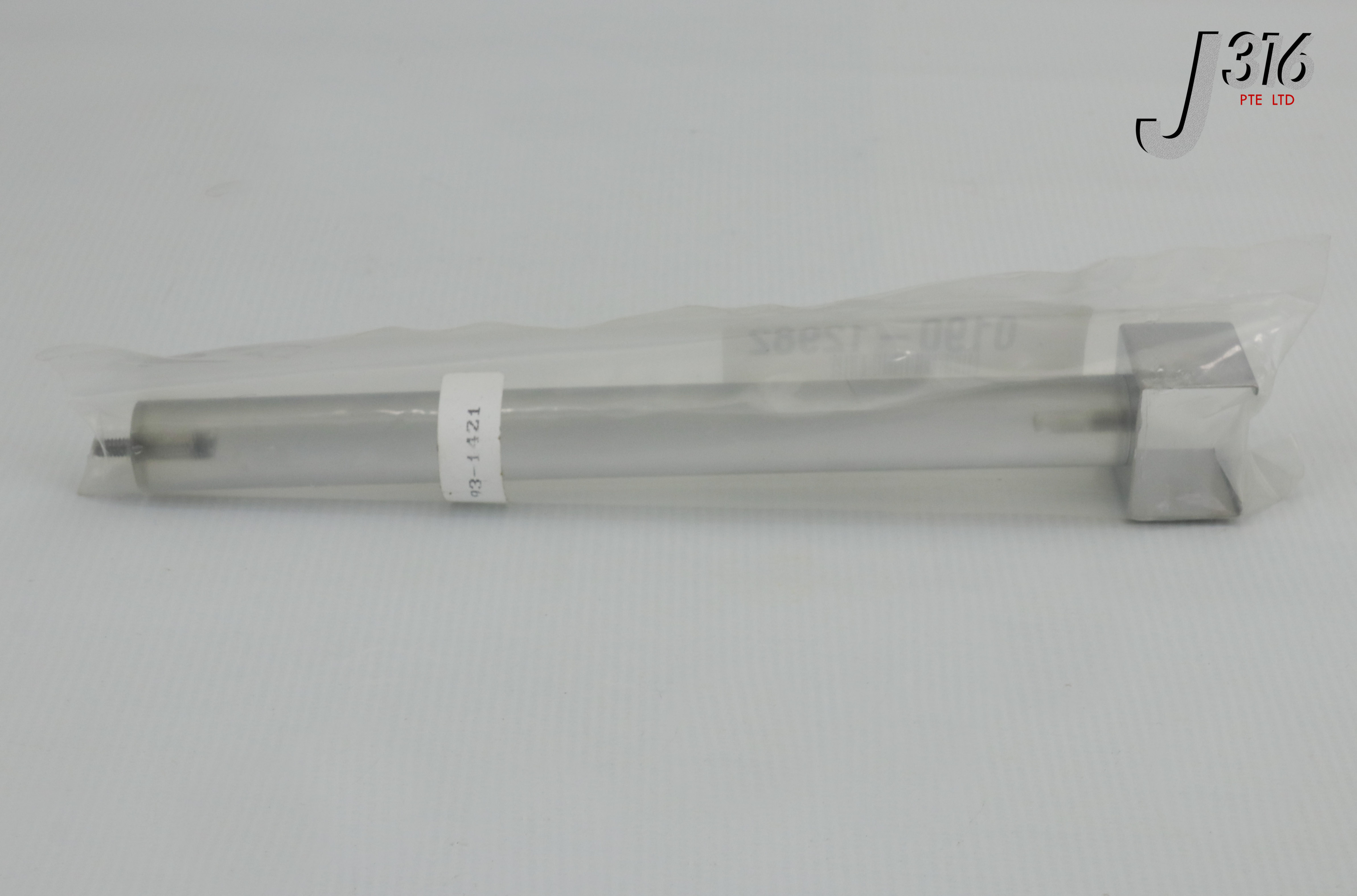 20463 APPLIED MATERIALS SPECIFICATION, 8IN. POLYCARBONATE ROD +